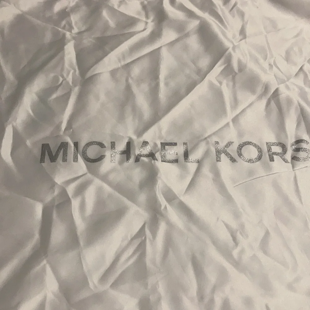 NWOT Michael Kors dust bag. - Picture 4 of 7